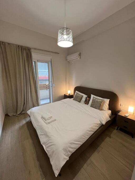 Cozy New Apartment Nearby Metro アテネ エクステリア 写真