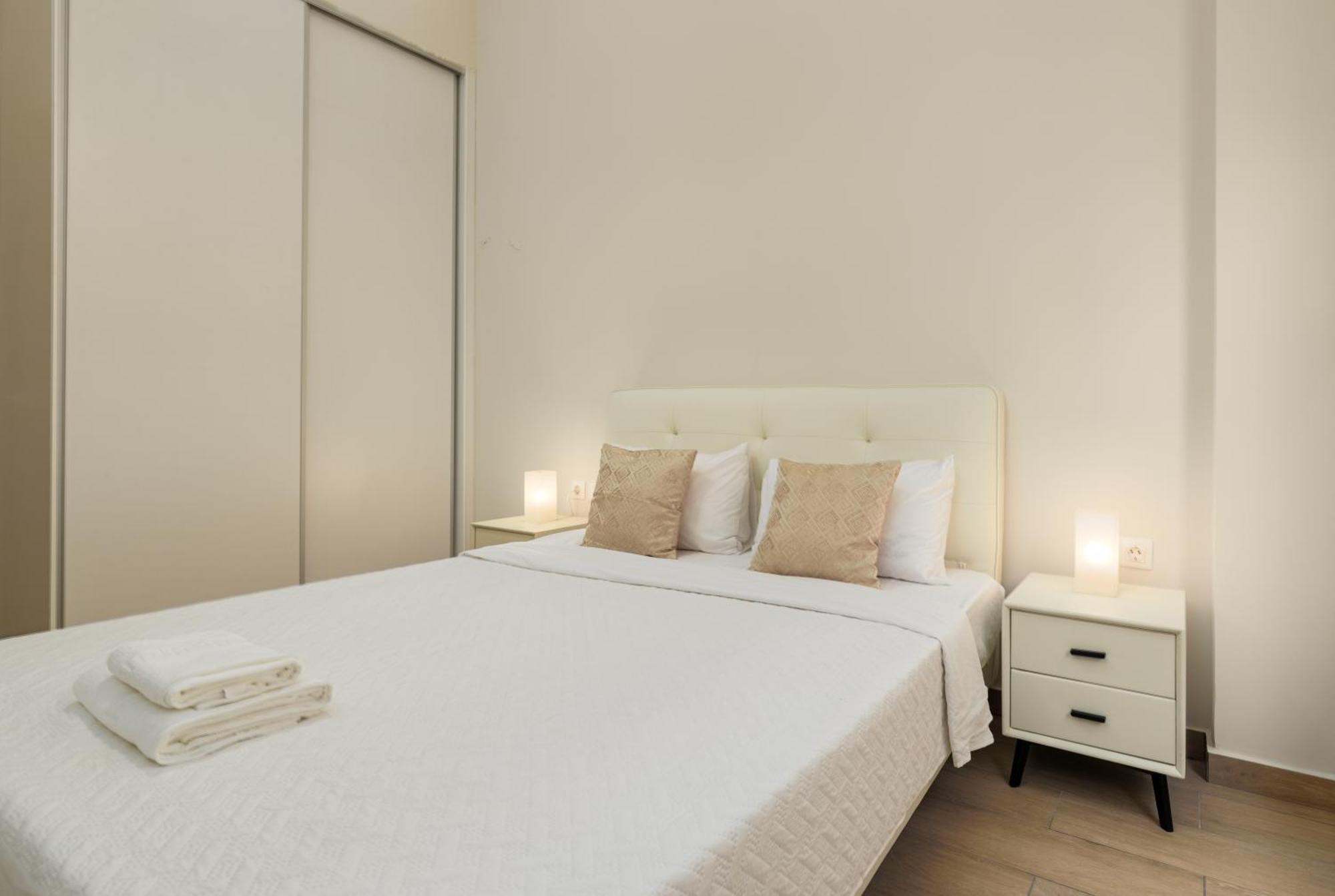 Cozy New Apartment Nearby Metro アテネ エクステリア 写真